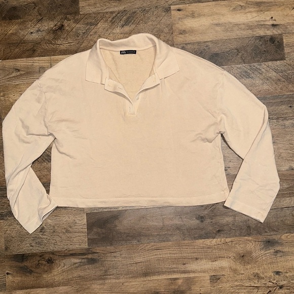 Zara Tops - Zara Cream Colored Cropped Sweatshirt With Collar and button up front